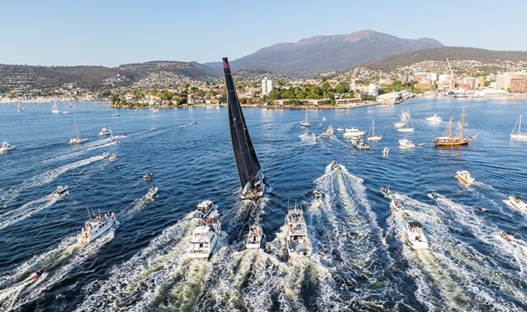  IRC  75th SydneyHobart Race  Sydney AUS  Day 3  line honors for Comanche