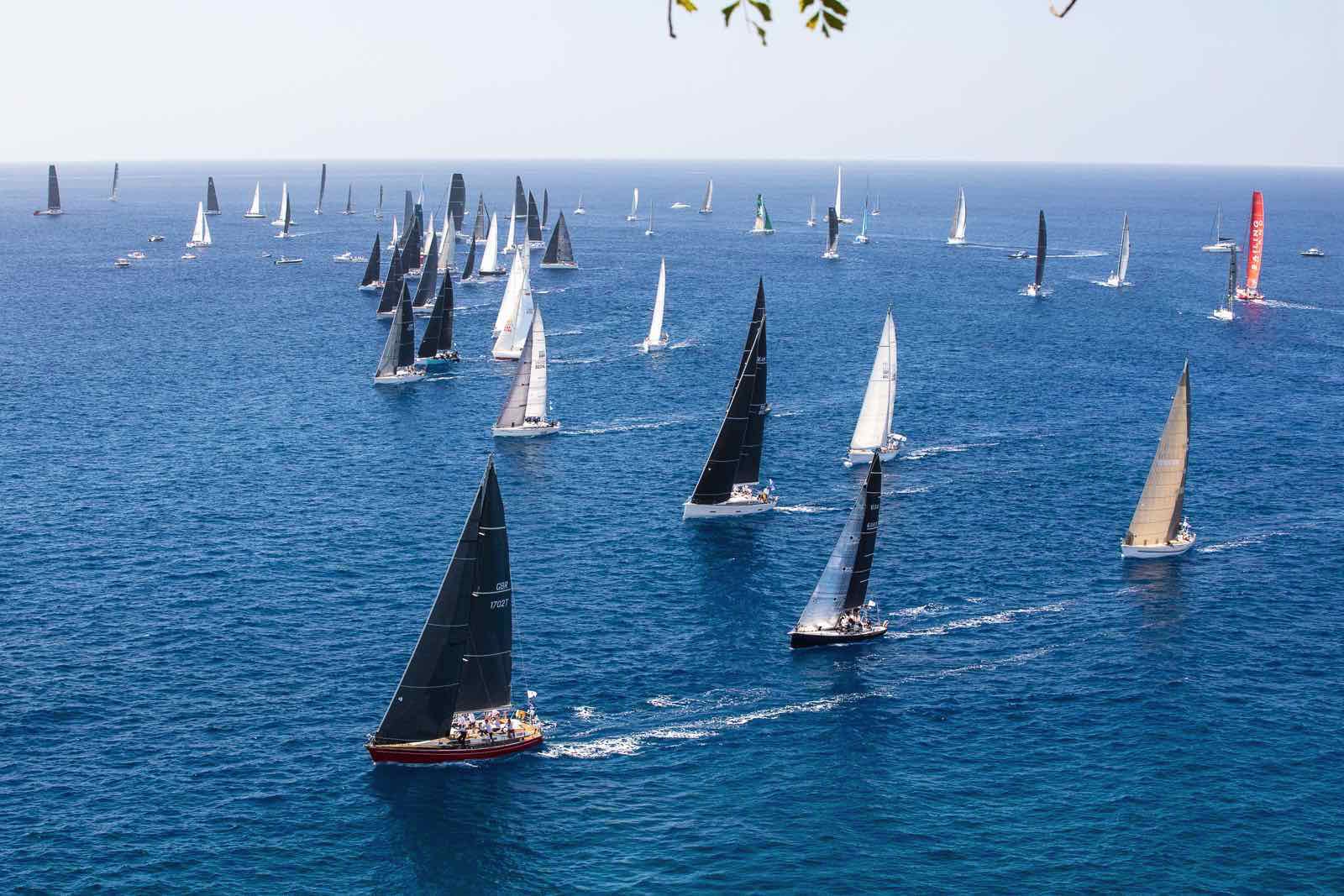  IRC  RORC Carribbean 600  English Harbour ANT  Day 1, 76 boat fleet underway