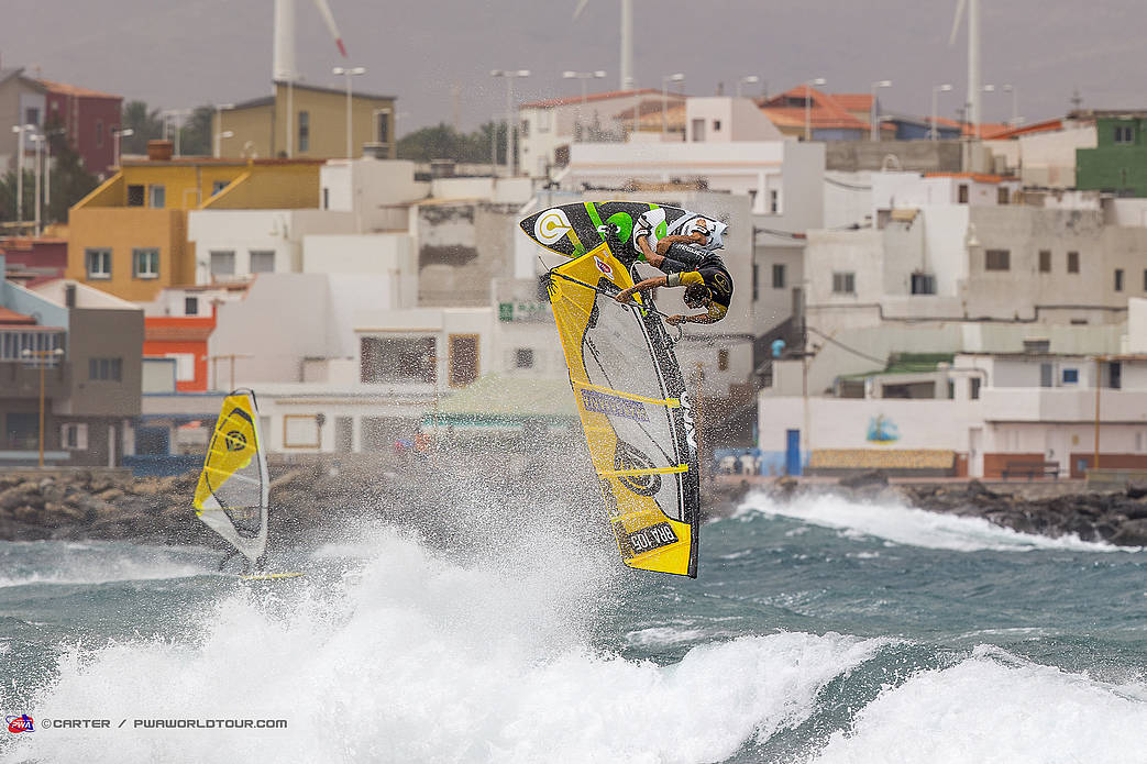  Windsurfing  PWA World Tour  Wave  Gran Canaria ESP  Day 6, four women and five men qualified for today's Finals
