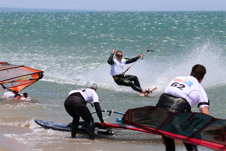  Kite Boarding  Rob Douglas USA sets new world record for the fastest mile on a kite