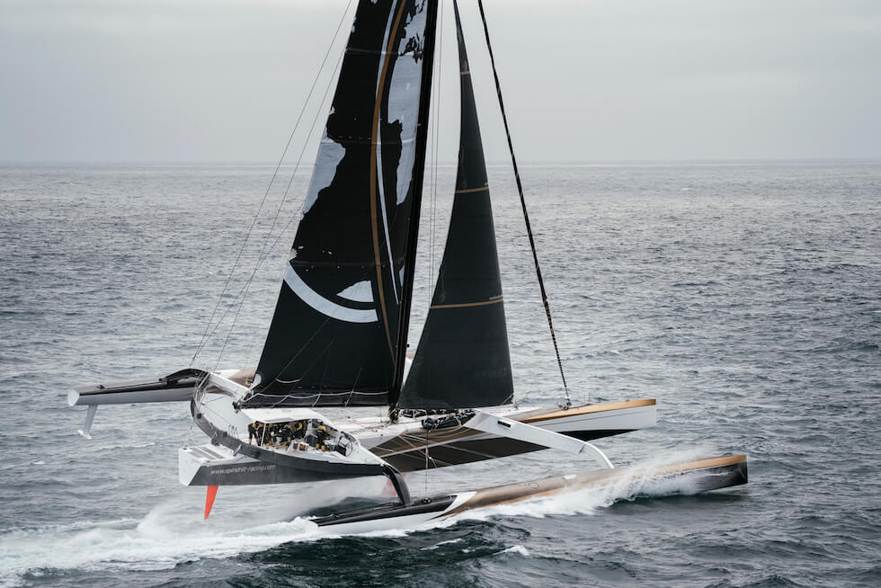  Around the world record  Trophee Jules Verne  Faux depart pour 'Spindrift' 