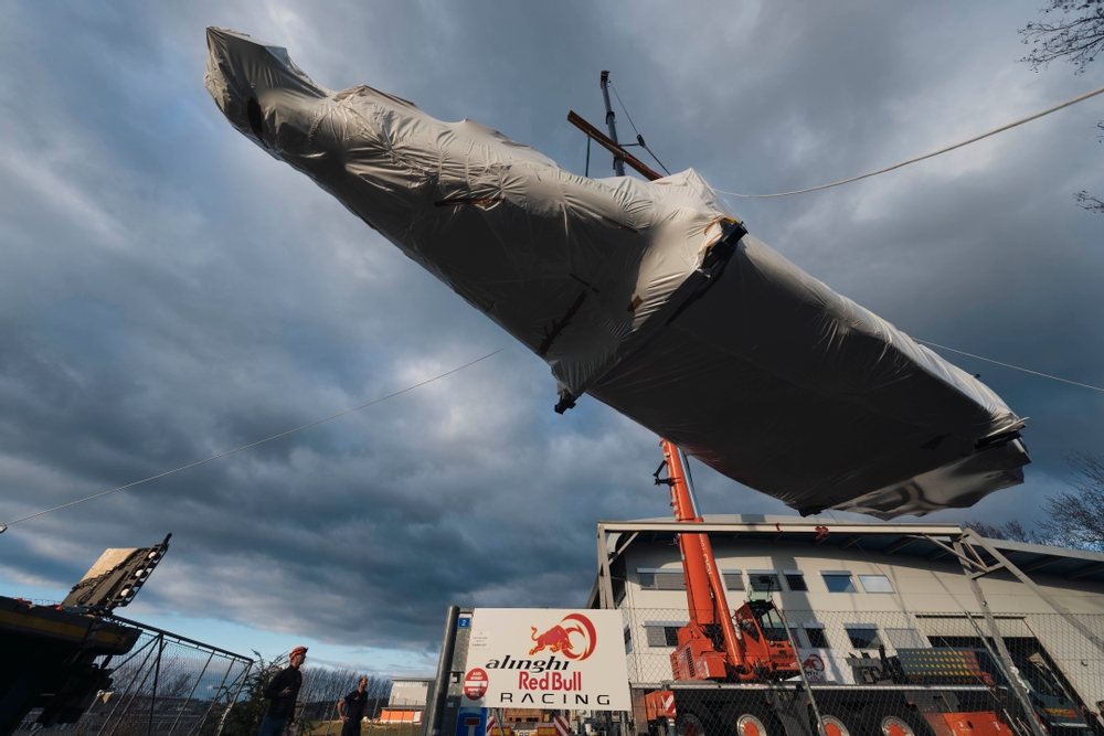  America's Cup News from Alinghi Red Bull  Le AC75 a quitte le chantier à Ecublens SUI