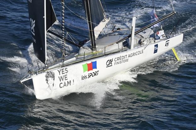  IMOCA Open 60  Vendee Globe  Les Sables d'Olonne FRA  Day 7, Thomson GBR reclaims rank 1 sailing in the trade winds